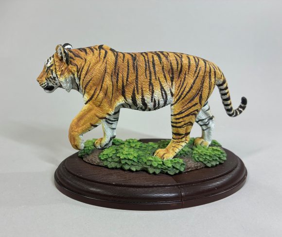 ディスプレイモデルコレクション　「野生のイヌ科動物」につづき「野生のネコ科動物」開発中