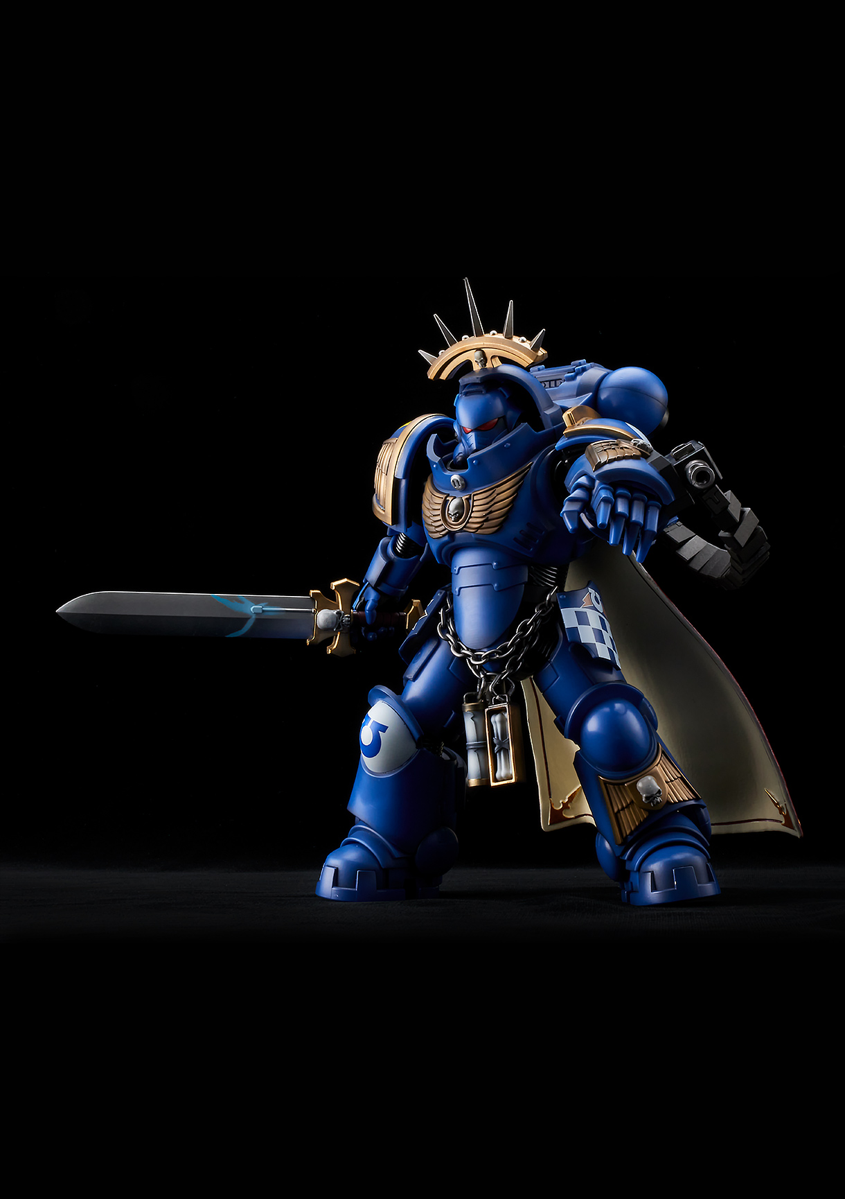 WARHAMMER 40,000 ULTRAMARINES PRIMARIS CAPTAIN IN GRAVIS ARMOUR